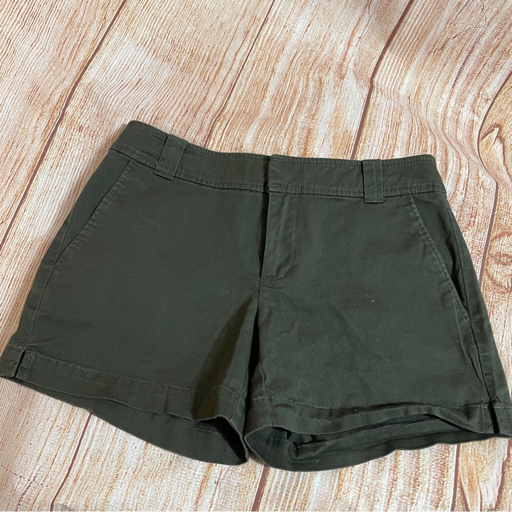 New York & Company Women's Shorts Green Chino Khaki‎ Pockets Casual Size 0
